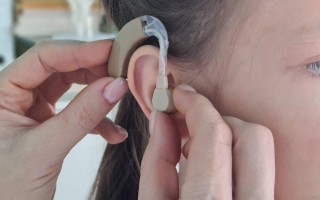好的助听器一般多少钱一个（买个助听器需要多少钱）
