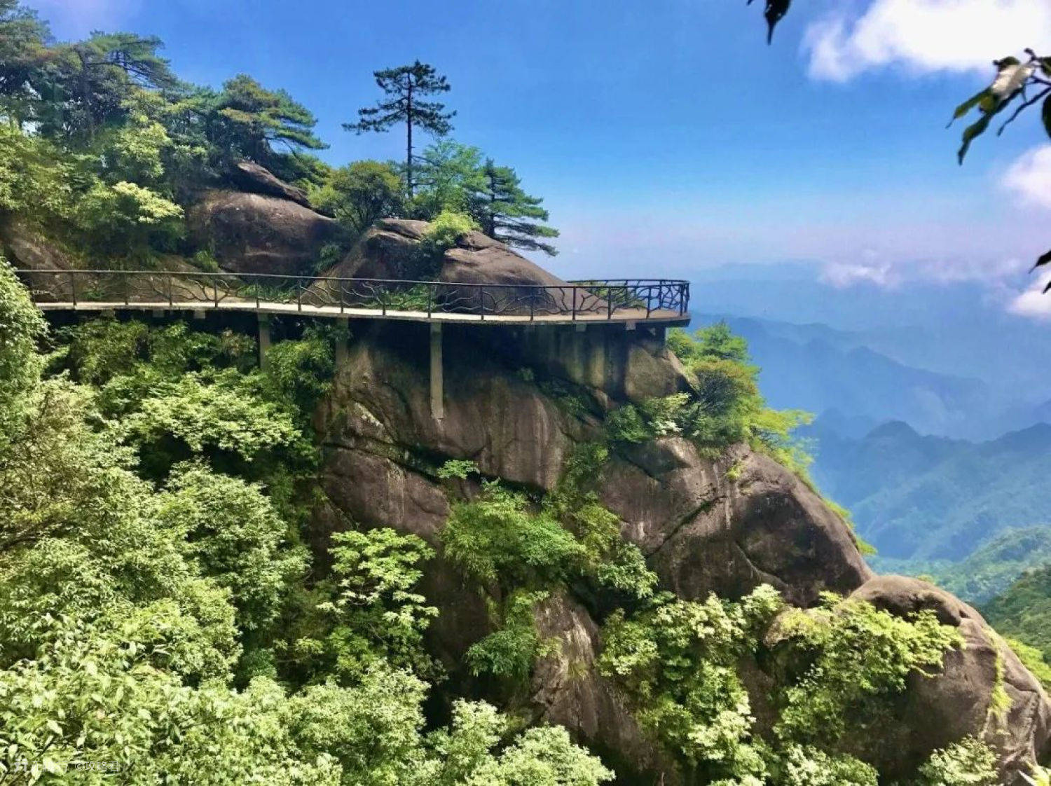 避暑胜地有哪些?炎热夏日十大绝美避暑胜地，你最想去哪一处？ -第32张图片-阔酒网