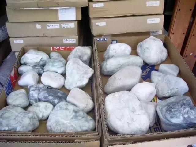 翡翠原石只有缅甸？翡翠原石各自来源，为什么偏偏是缅甸地区会这么火？ -第9张图片-阔酒网