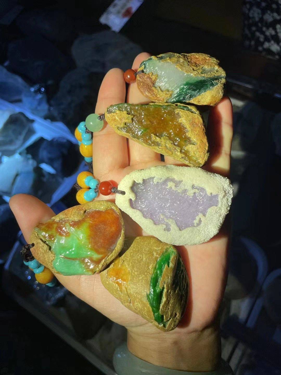 缅甸的翡翠原石价格？缅甸翡翠原石有没有收藏价值呢-第2张图片-阔酒网