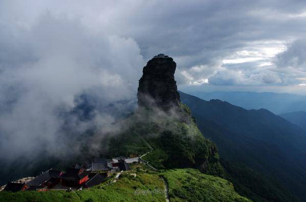 贵州旅游景点推荐:贵州必打卡的十大景点，这篇攻略不容错过看完就出发-第4张图片-阔酒网