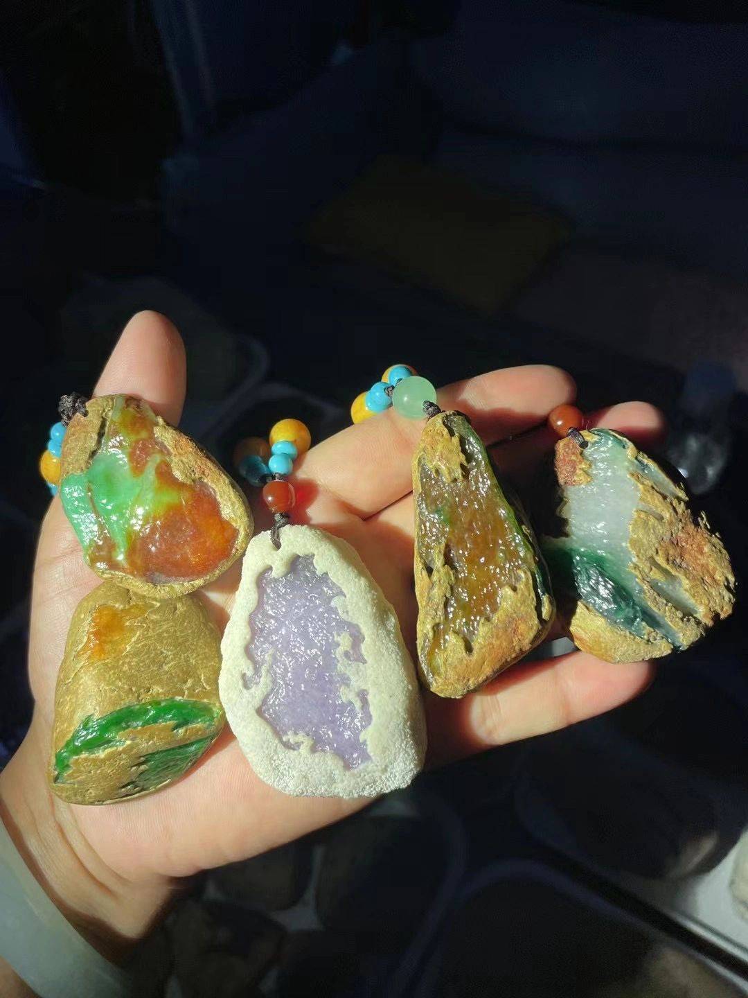 缅甸的翡翠原石价格？缅甸翡翠原石有没有收藏价值呢-第3张图片-阔酒网