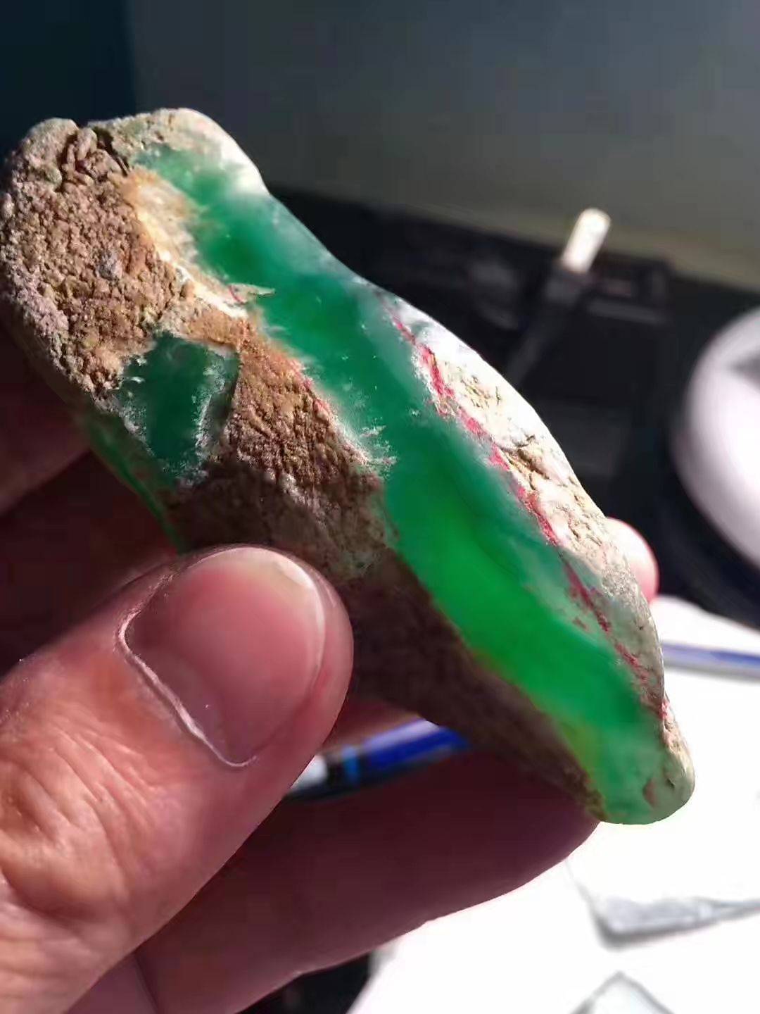 翡翠原石价格多少钱一块?购买翡翠原石成为越来越多投资者的选择-第4张图片-阔酒网